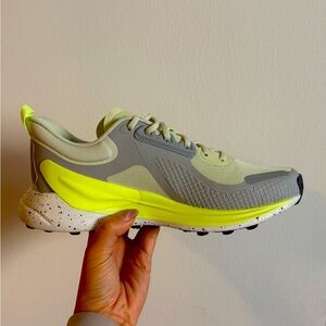 NEW LULULEMON blissfeel trail running shoes - sz 7